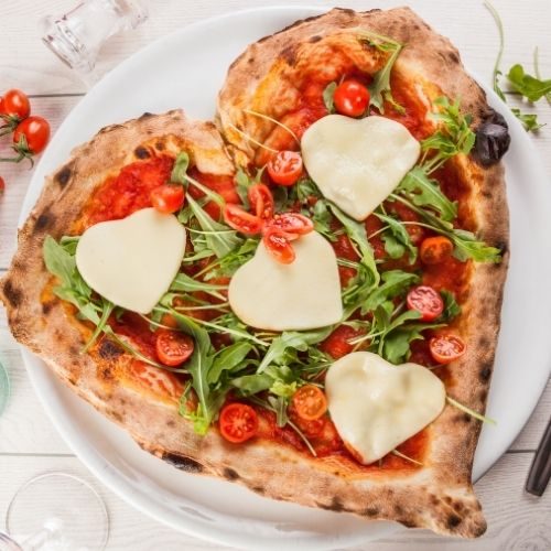 poradnia żywieniowa pozdrawiam dietetyk psychodietetyk pizza w kształcie serca